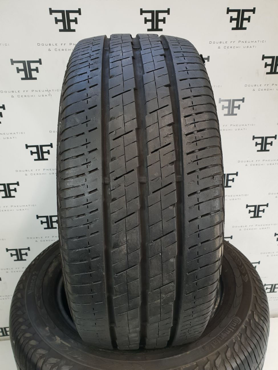 Pneumatici 255 55 R17C 118/116 R CONTINENTAL VANCO 2 estivo DEMONTÉ usati 350€
