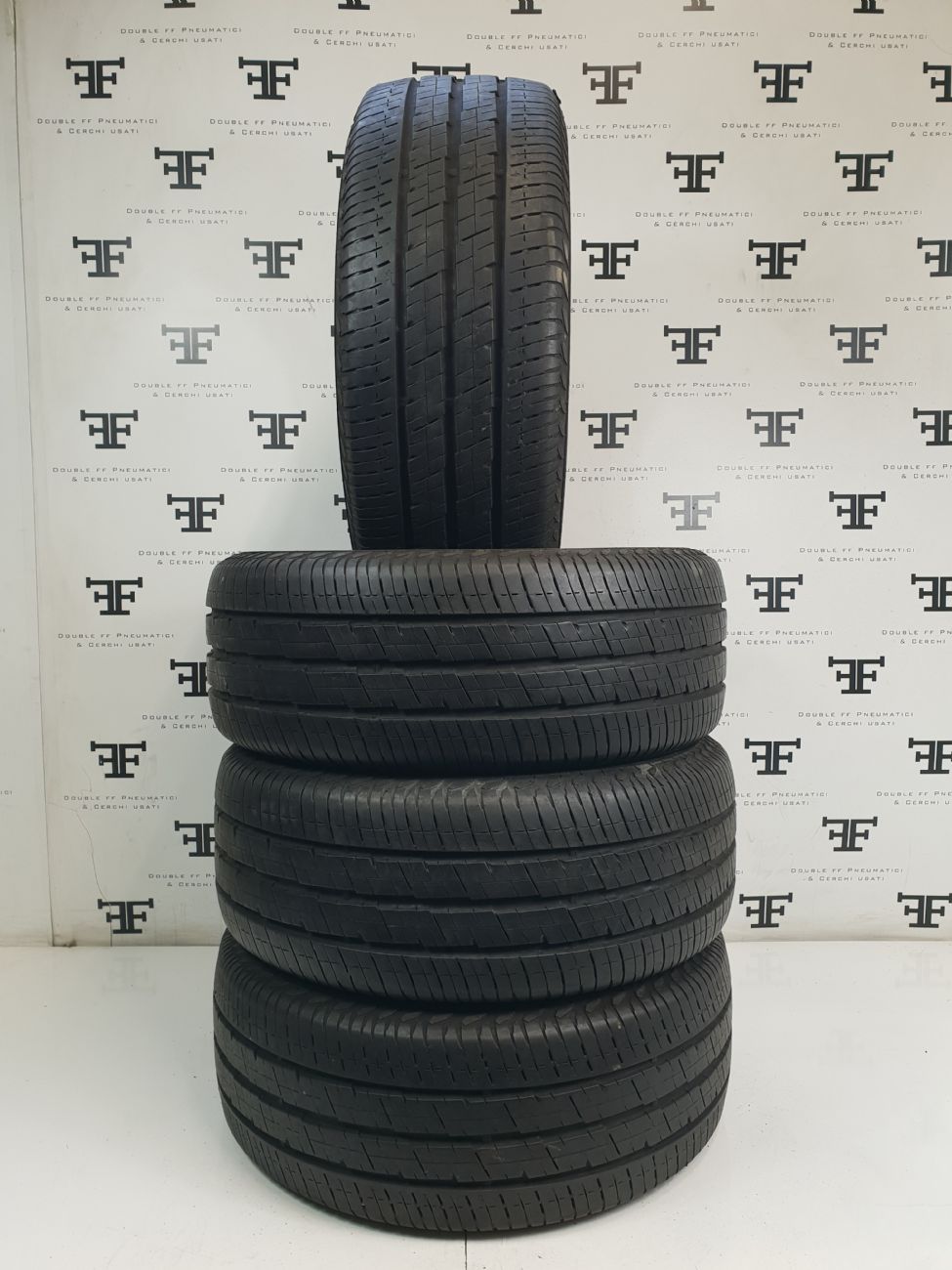 Pneumatici 255 55 R17C 118/116 R CONTINENTAL VANCO 2 estivo DEMONTÉ usati 350€