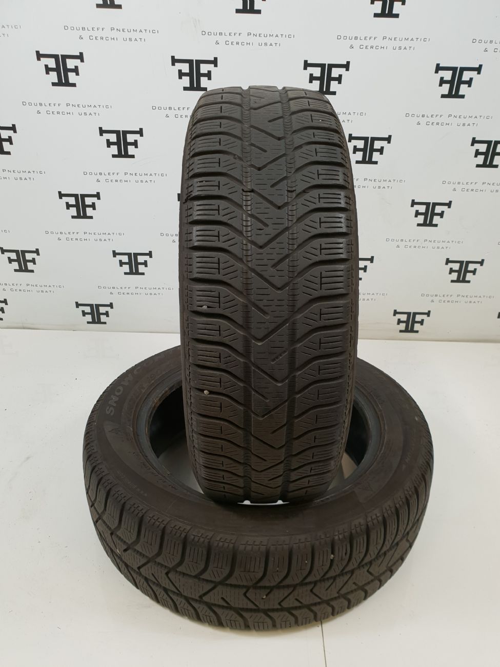 Pneumatici 185 60 R15 88 T PIRELLI W190 SN.CONTROL invernale usati 70€