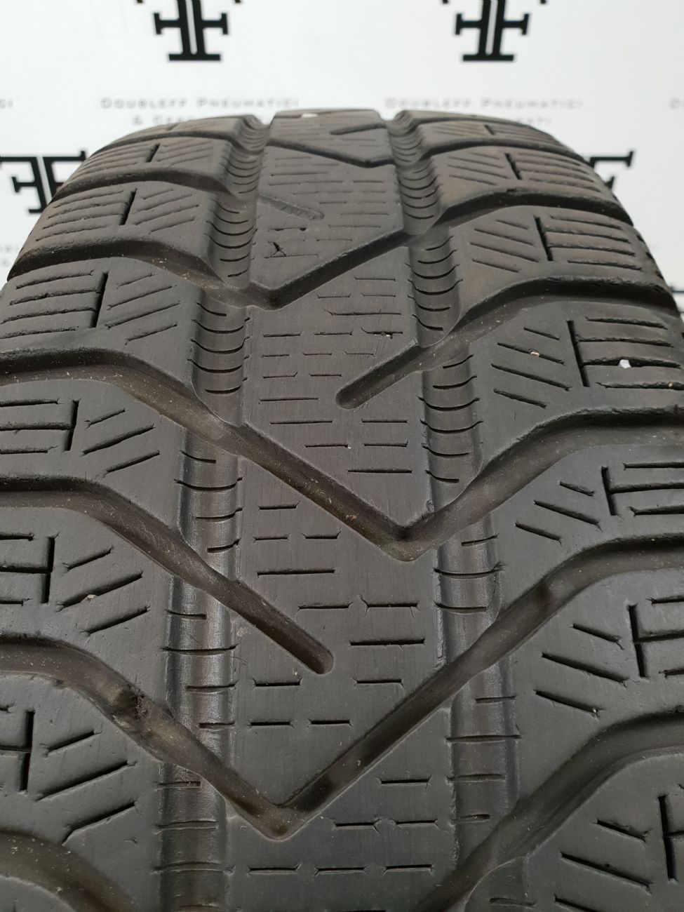 Pneumatici 185 60 R15 88 T PIRELLI W190 SN.CONTROL invernale usati 70€