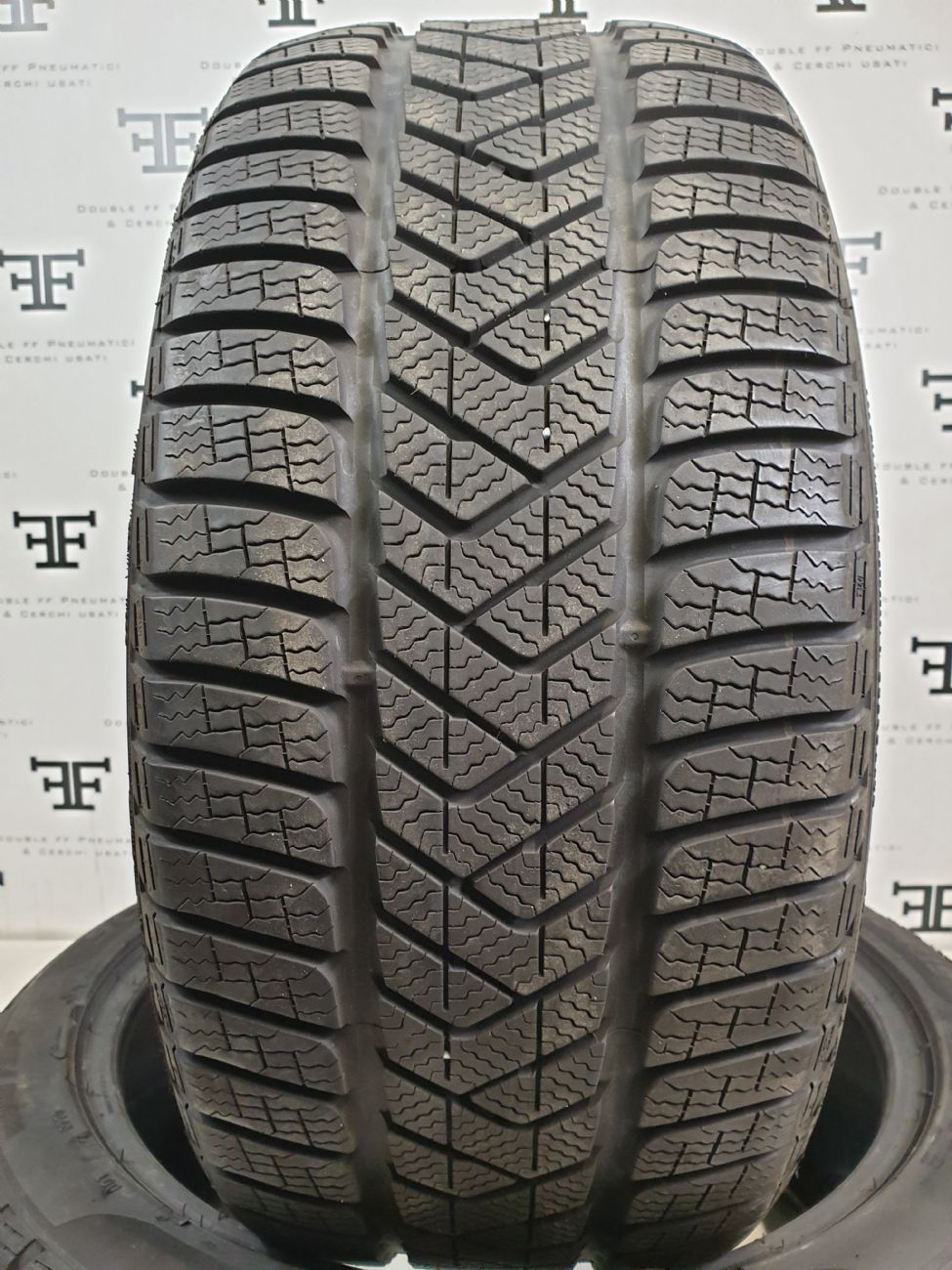 Pneumatici 255 55 R20 110 V PIRELLI SCORPION WINTER invernale usati 200€