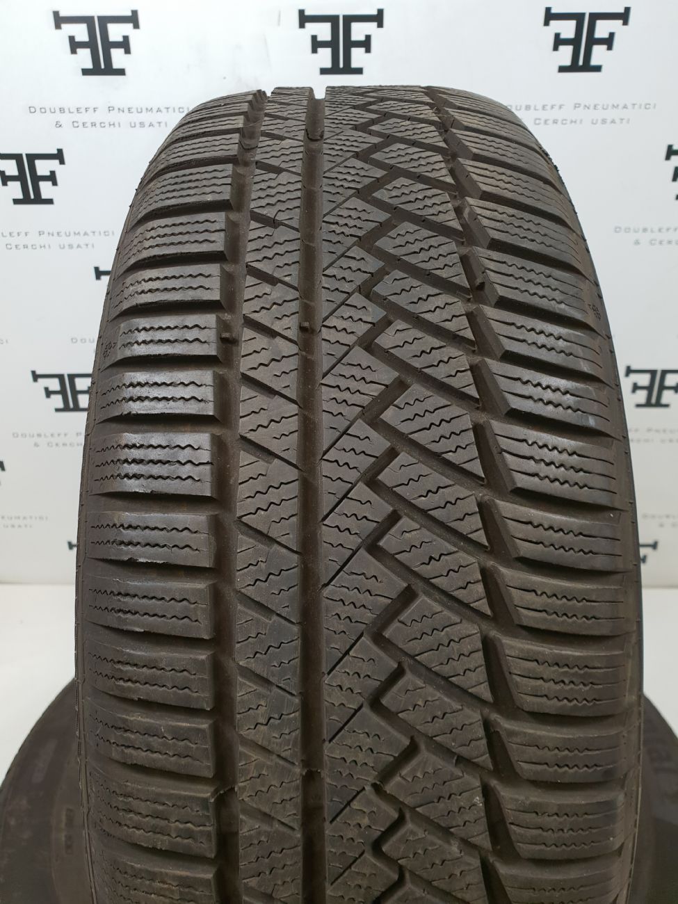 Pneumatici 235 50 R17 96 V CONTINENTAL ContiWinterContact TS 850 invernale usati 140€
