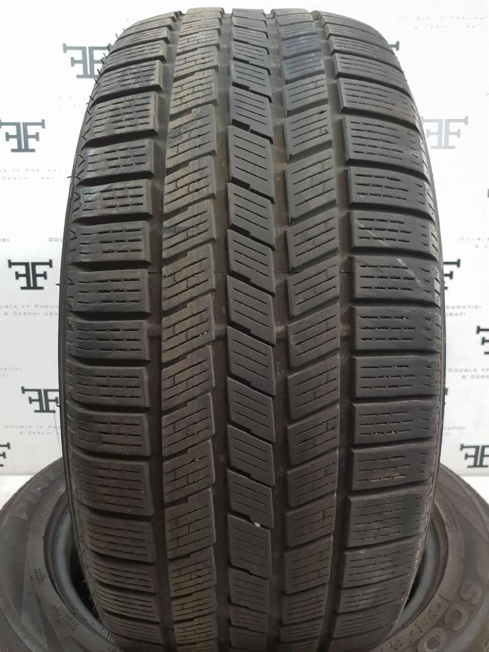 Pneumatici 235 60 R18 107 H PIRELLI SCORPION ICE&SNOW invernale usati 100€
