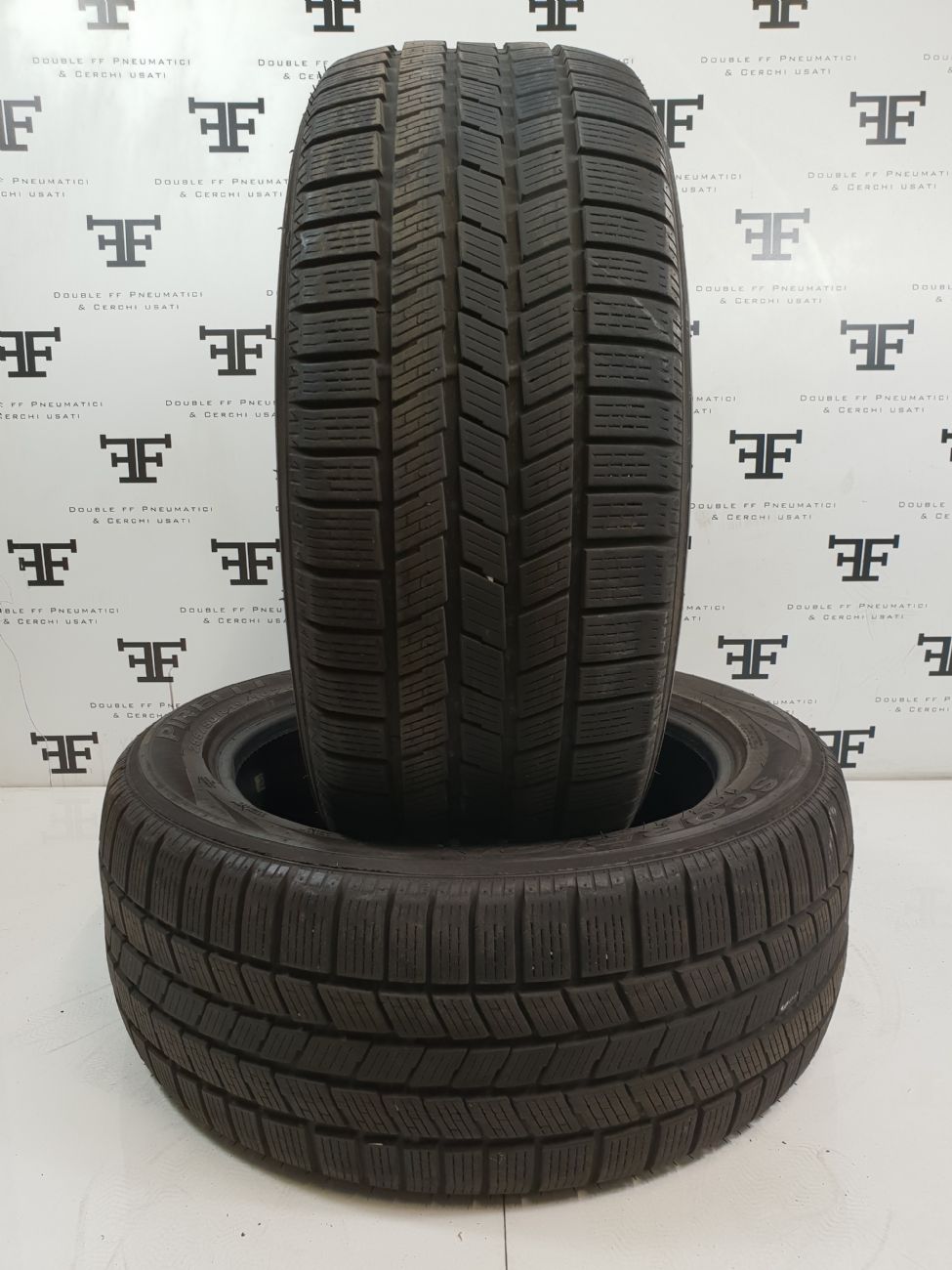 Pneumatici 235 60 R18 107 H PIRELLI SCORPION ICE&SNOW invernale usati 100€
