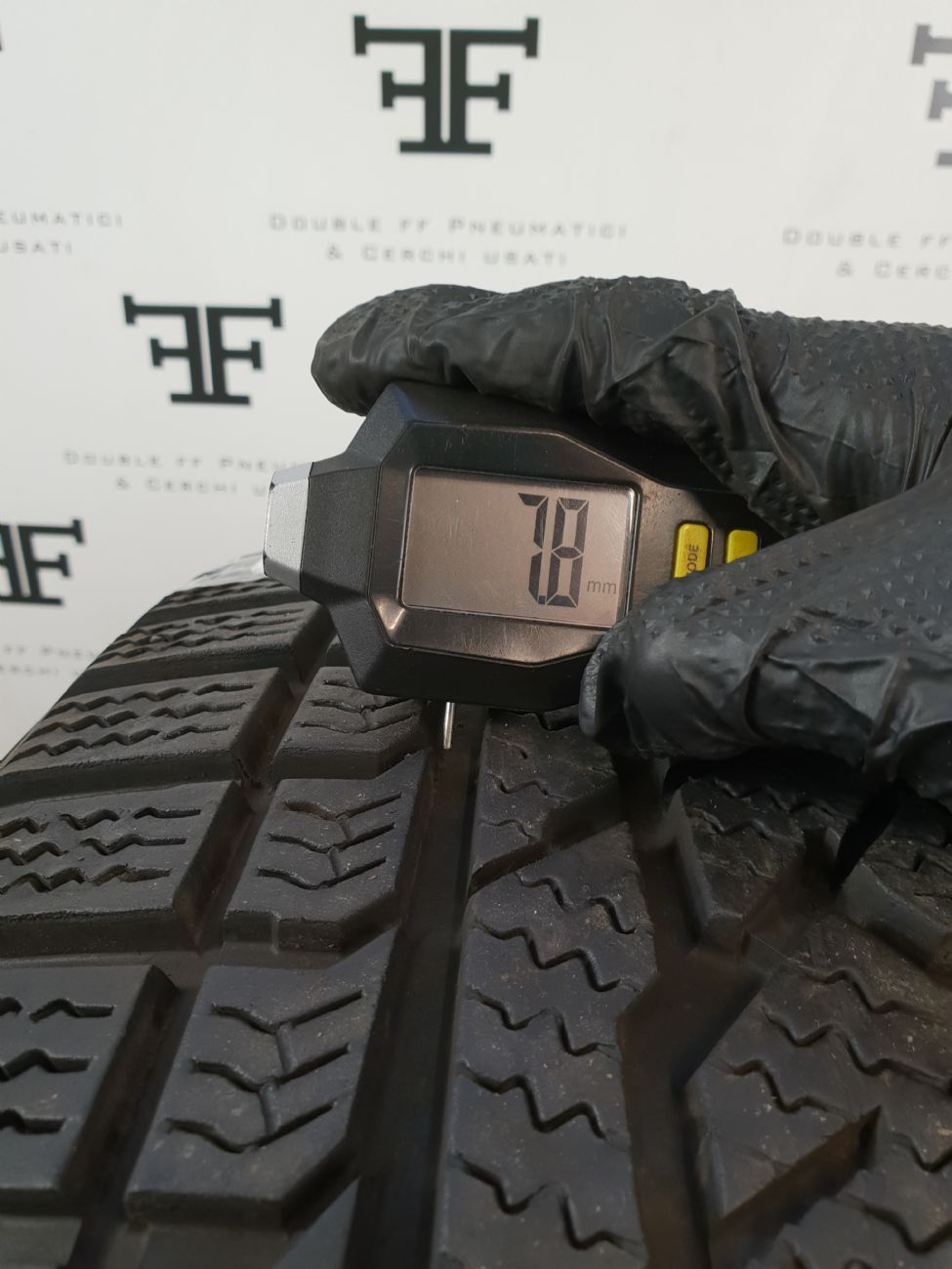 Pneumatici 235 60 R18 107 H KUMHO IZEN RV invernale usati 300€