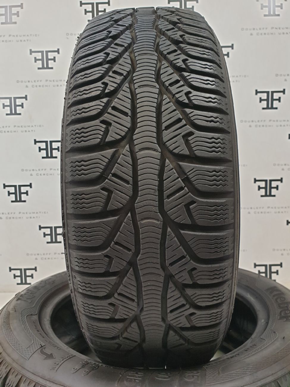 Pneumatici 185 60 R15 88 T KLEBER KRISALP HP 2 invernale usati 75€
