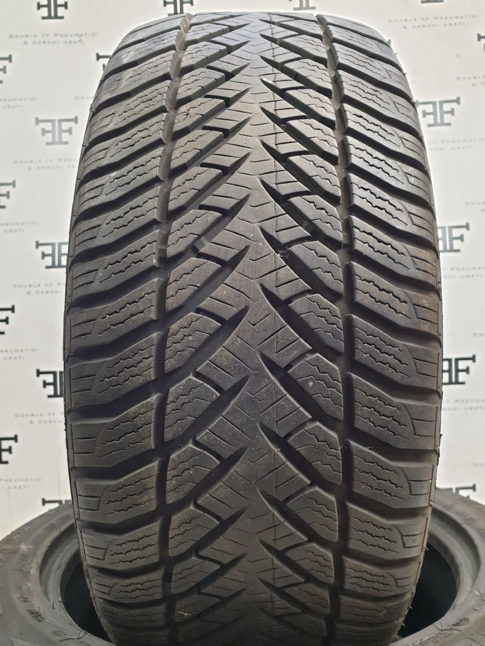 Pneumatici 225 50 R17 94 H GOODYEAR EAGLE ULTRA GRIP GW3 invernale RUNFLAT usati 120€