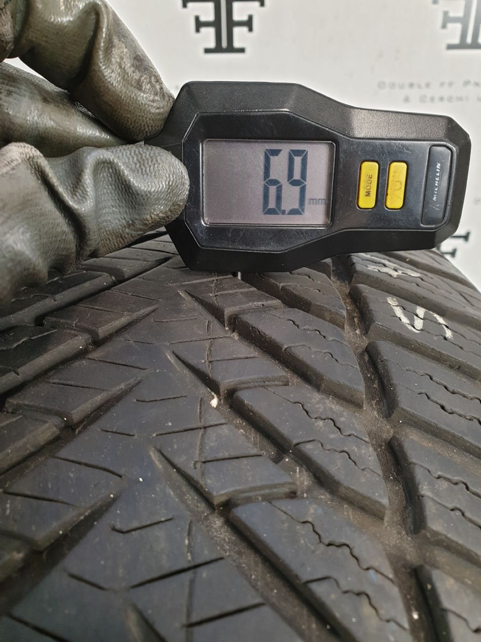 Pneumatici 225 50 R17 94 H GOODYEAR EAGLE ULTRA GRIP GW3 invernale RUNFLAT usati 120€