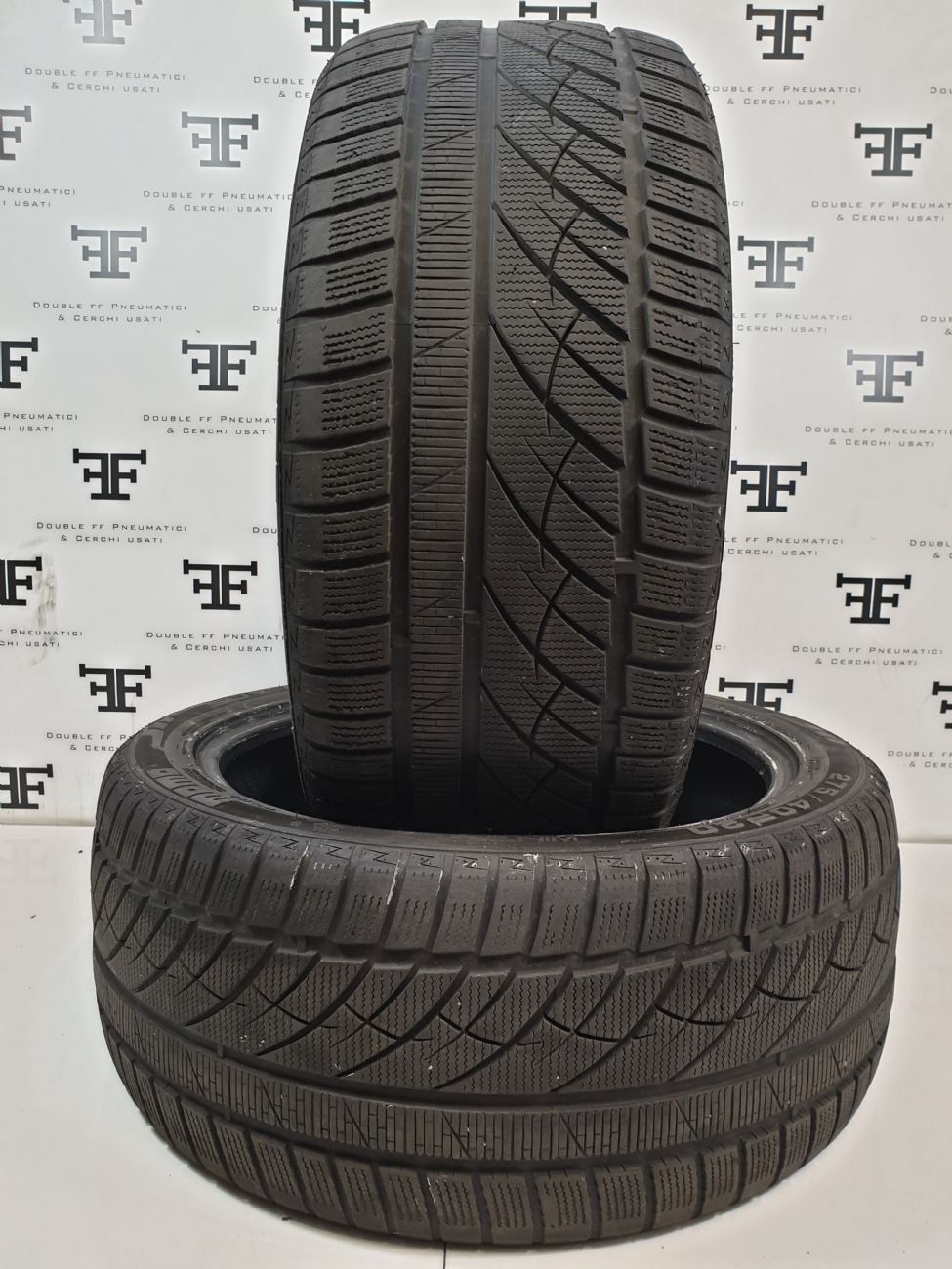 Pneumatici 225 50 R19 107 V MOMO SUV POLE W-4 invernale usati 130€