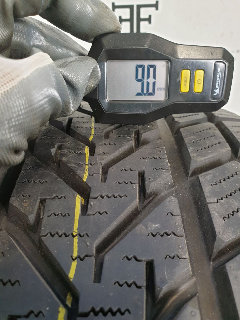 Pneumatici 265 40 R18 97 H PIRELLI WINTER 210 PERFORMANCE invernale DEMONTÉ usati 350€
