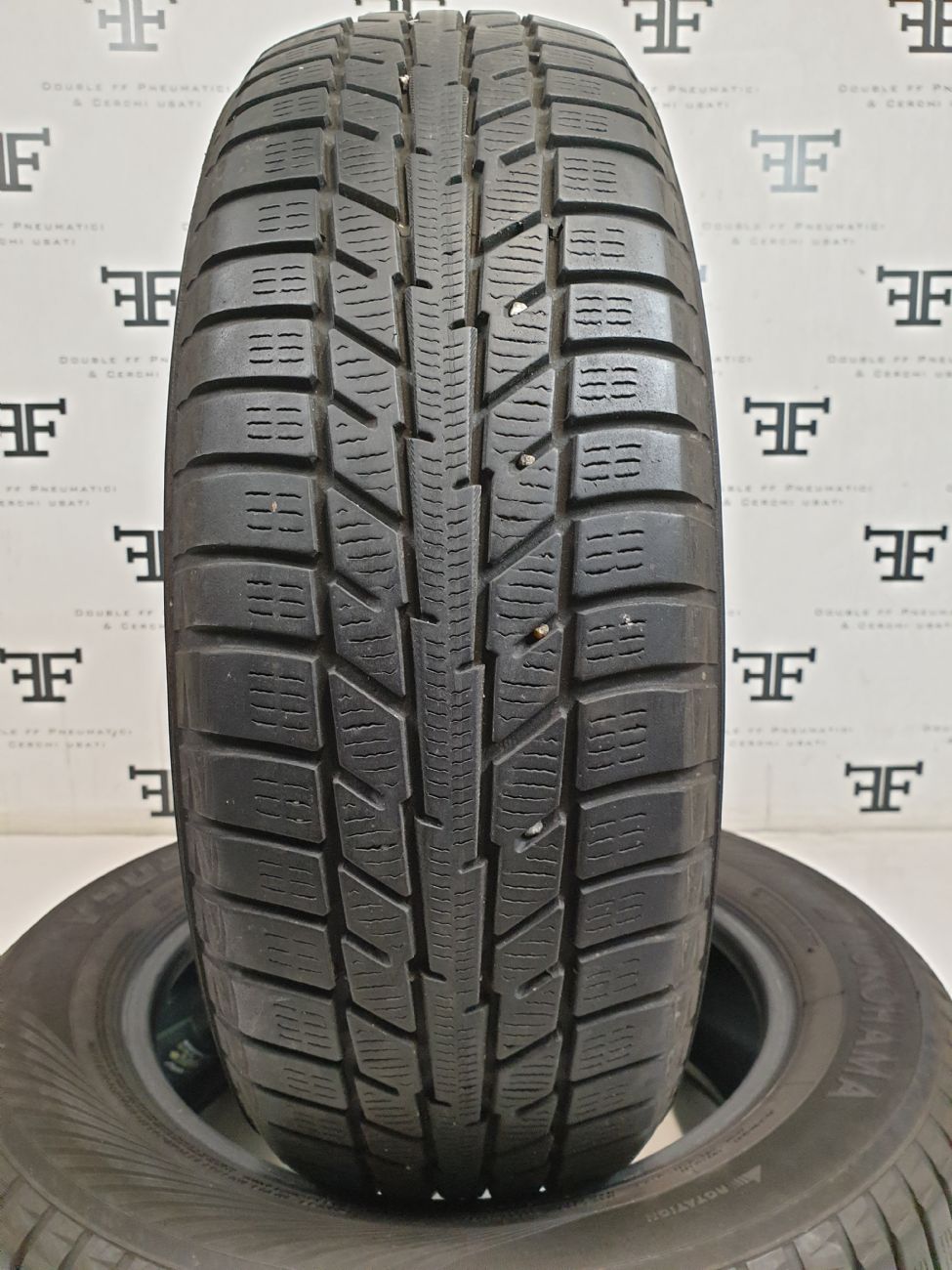 Pneumatici 185 65 R15 88 T YOKOHAMA W DRIVE V-903 invernale usati 75€