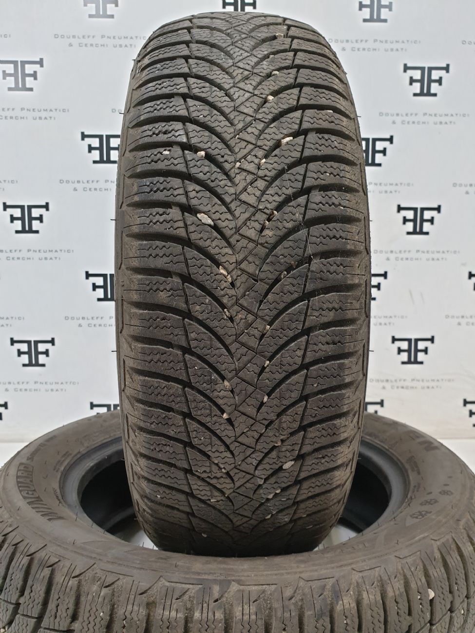 Pneumatici 185 60 R15 84 T NEXEN WINGUARD SNOWG WH2 invernale usati 90€