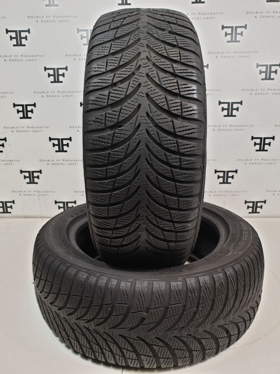 Pneumatici 185 60 R15 84 T GOODYEAR ULTRAGRIP 7 invernale usati 80€