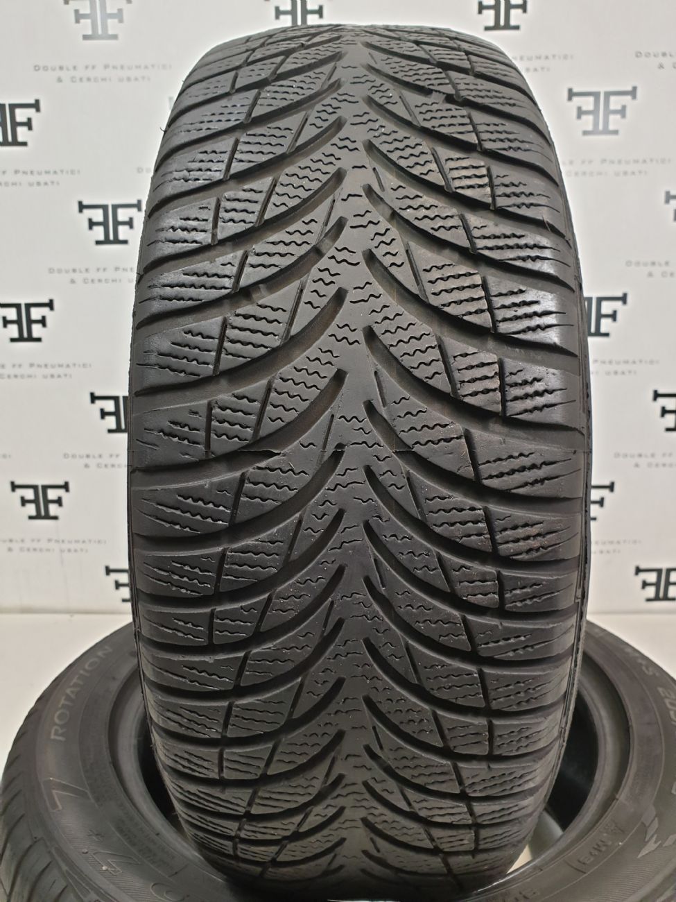 Pneumatici 185 60 R15 84 T GOODYEAR ULTRAGRIP 7 invernale usati 80€