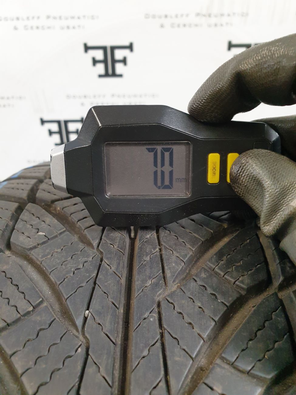 Pneumatici 225 55 R17 97 H GOODYEAR ULTRAGRIP PERFORMANCE 2 invernale usati 120€