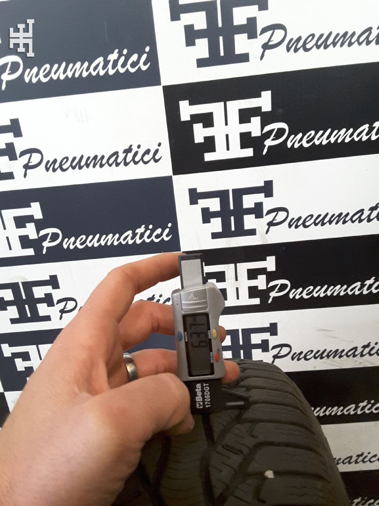 Pneumatici 185 60 R15 1 A _MARCA NON PRESENTE _MODELLO NON PRESENTE invernale usati 70€