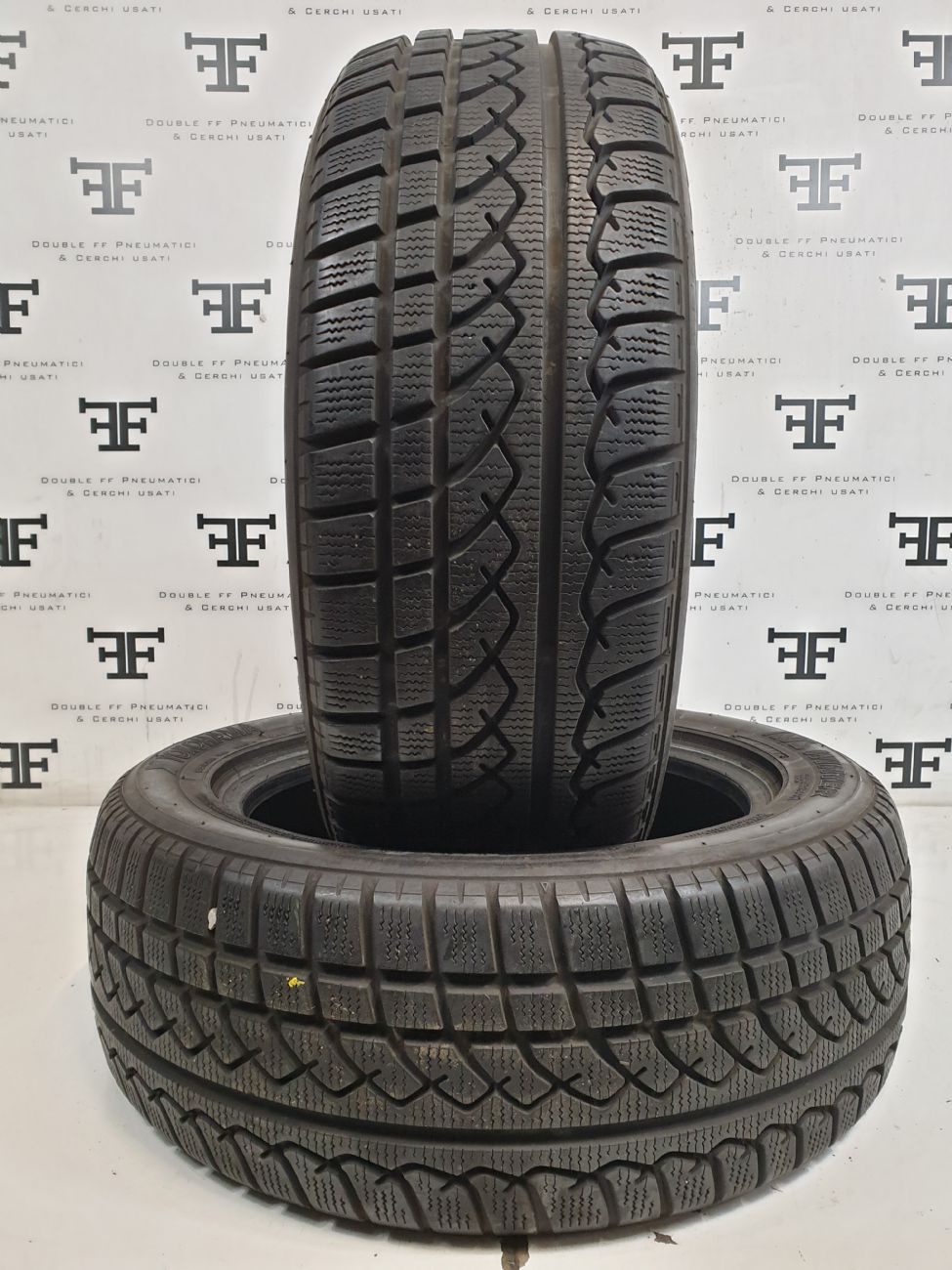 Pneumatici 225 55 R16 99 H YOKOHAMA AVS WINTER invernale usati 100€