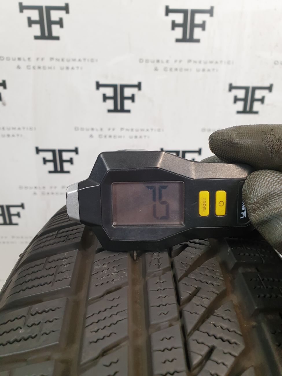 Pneumatici 185 60 R15 88 T BRIDGESTONE BLIZZAK LM-30 invernale usati 80€