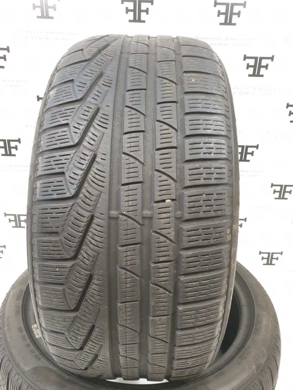 Pneumatici 275 40 R19 105 V PIRELLI Sottozero WINTER 240 serie II invernale usati 200€