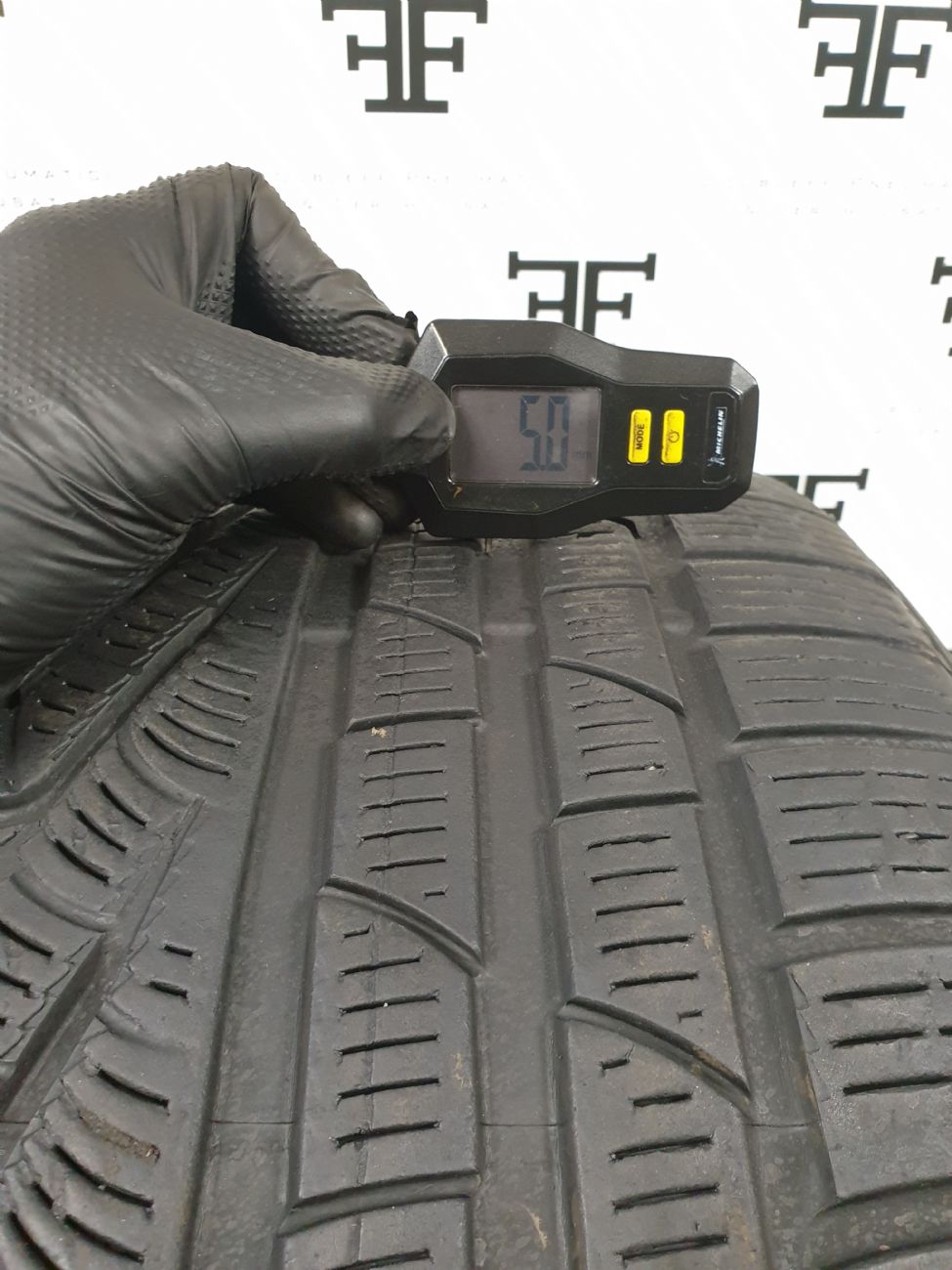 Pneumatici 275 40 R19 105 V PIRELLI Sottozero WINTER 240 serie II invernale usati 200€