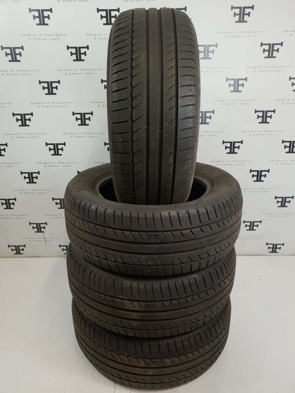 Pneumatici 205 55 R17 95 V MICHELIN PRIMACY HP estivo usati 250€