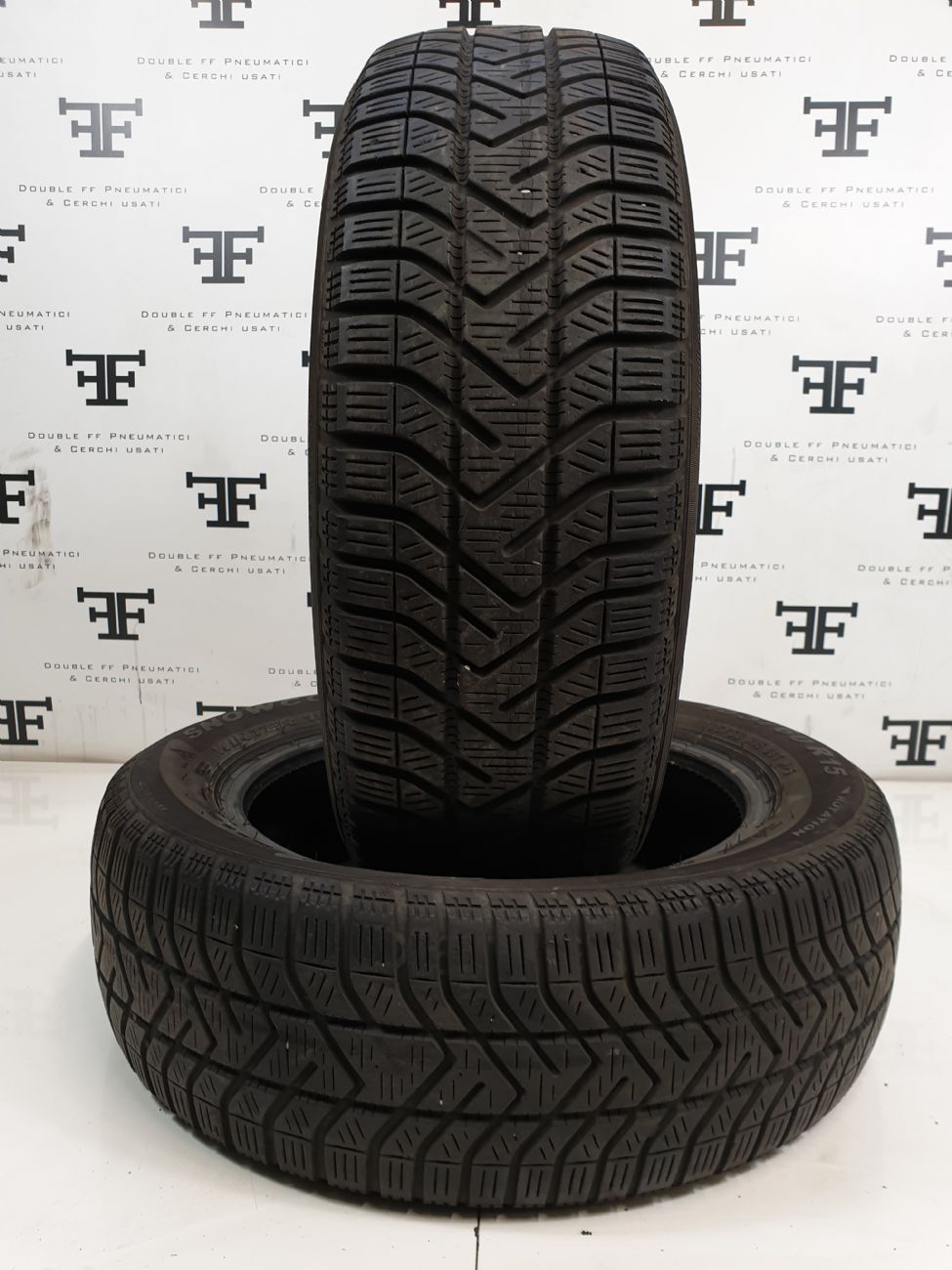 Pneumatici 185 60 R15 88 T PIRELLI WINTER 190 SNOWCONTROL Serie II invernale usati 85€
