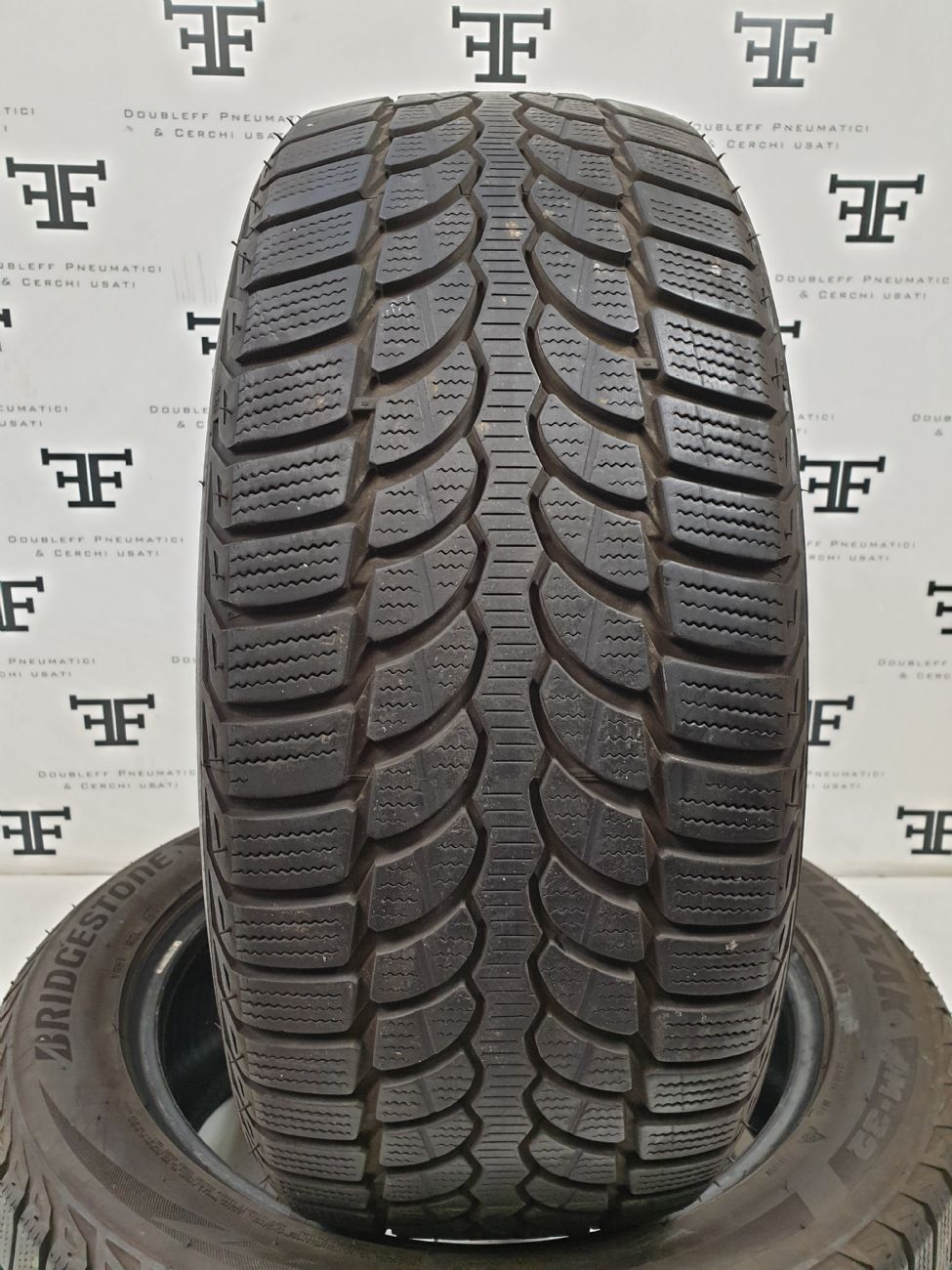 Pneumatici 245 40 R20 95 W BRIDGESTONE BLIZZAK LM-32 invernale usati 180€