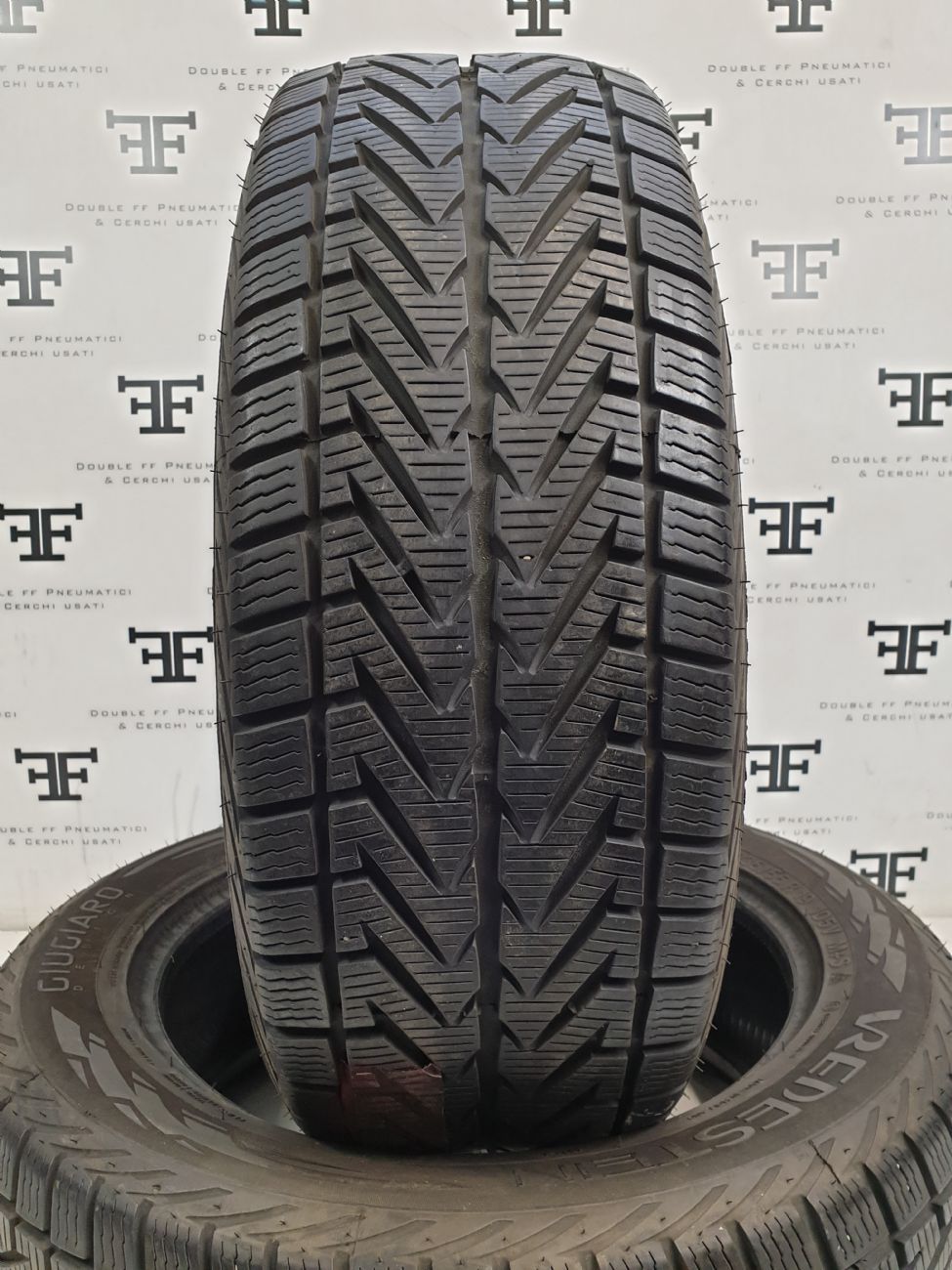 Pneumatici 235 55 R19 105 V VREDESTEIN giugiaro desig   WINTRAC XTREME invernale usati 140€