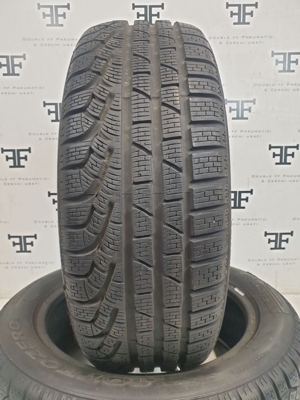 Pneumatici 225 50 R17 94 H PIRELLI WINTER 210 SOTTOZERO SERIE 2 invernale RUNFLAT DEMONTÉ usati 150€