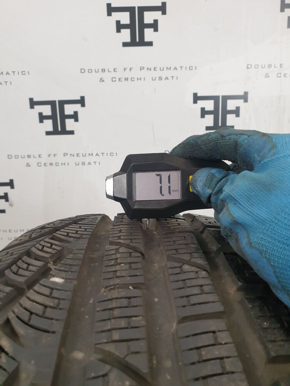 Pneumatici 225 50 R17 94 H PIRELLI WINTER 210 SOTTOZERO SERIE 2 invernale RUNFLAT DEMONTÉ usati 150€