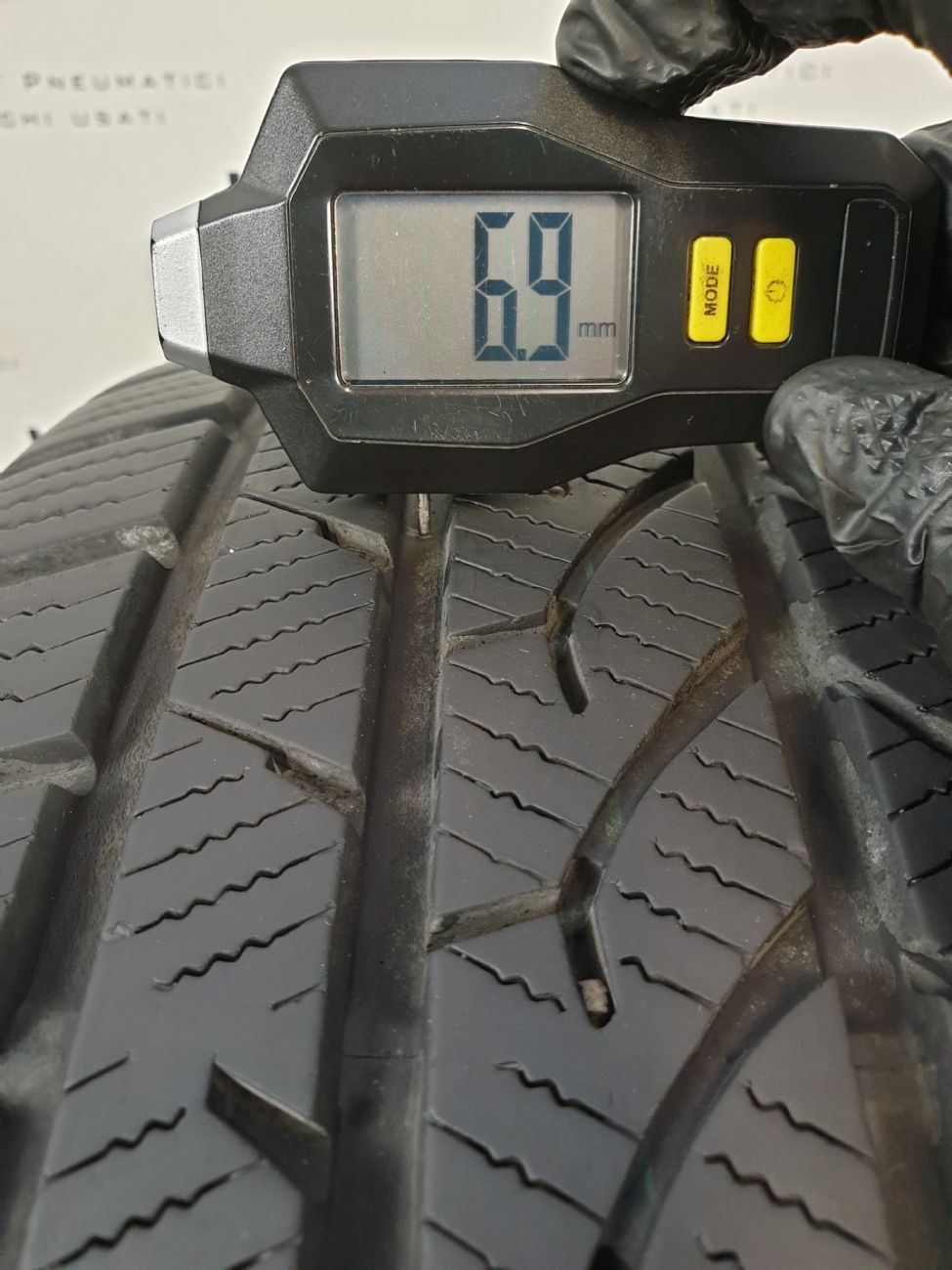 Pneumatici 235 60 R18 107 H FALKEN EUROWINTER HS439 invernale usati 120€