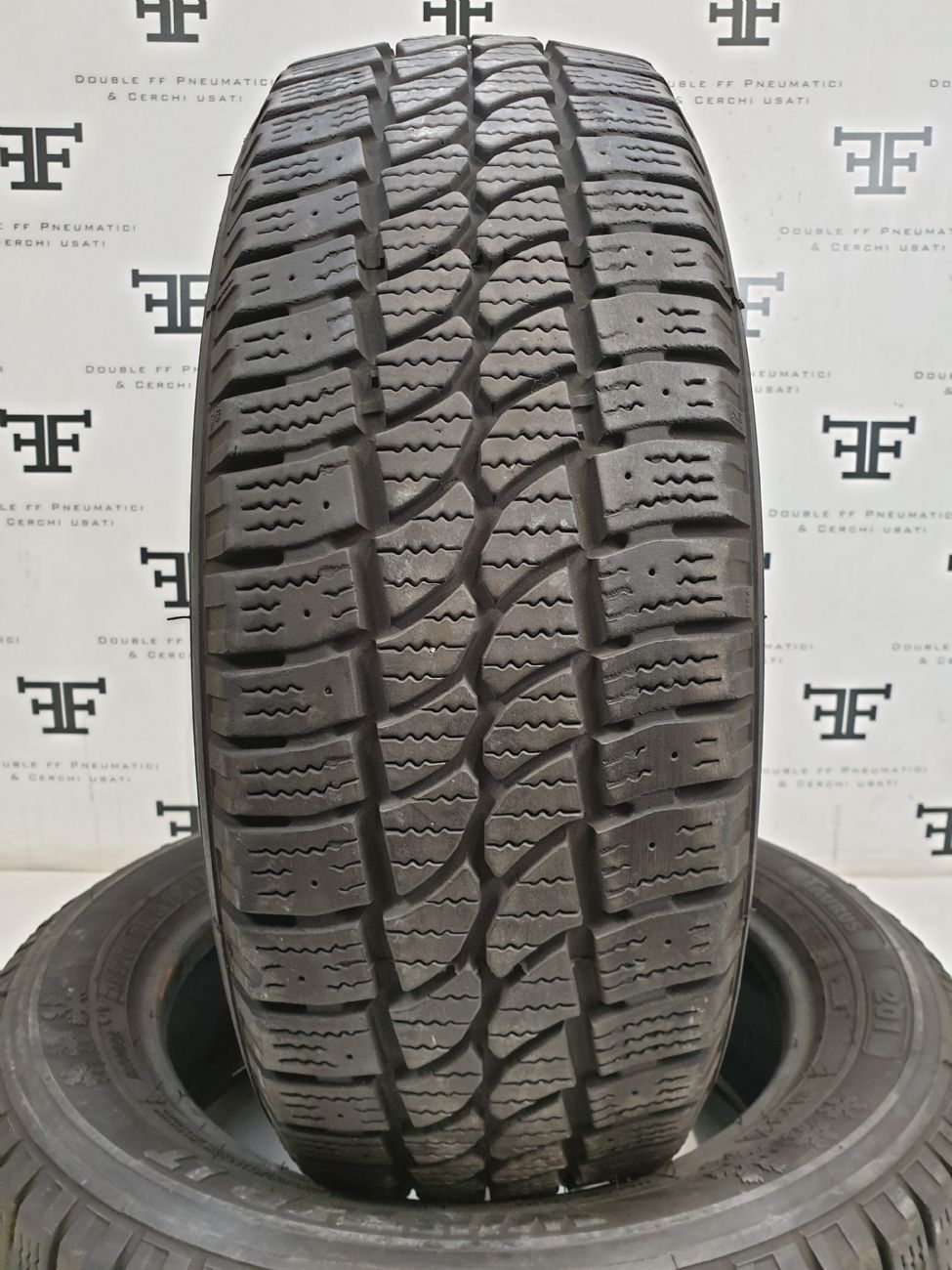 Pneumatici 195 60 R16C 99/97 T TAURUS  invernale usati 110€