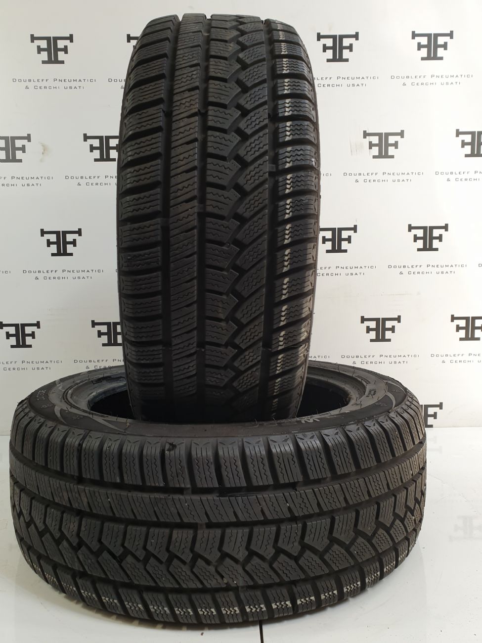 Pneumatici 225 50 R17 98 H OVATION W586 invernale DEMONTÉ usati 120€