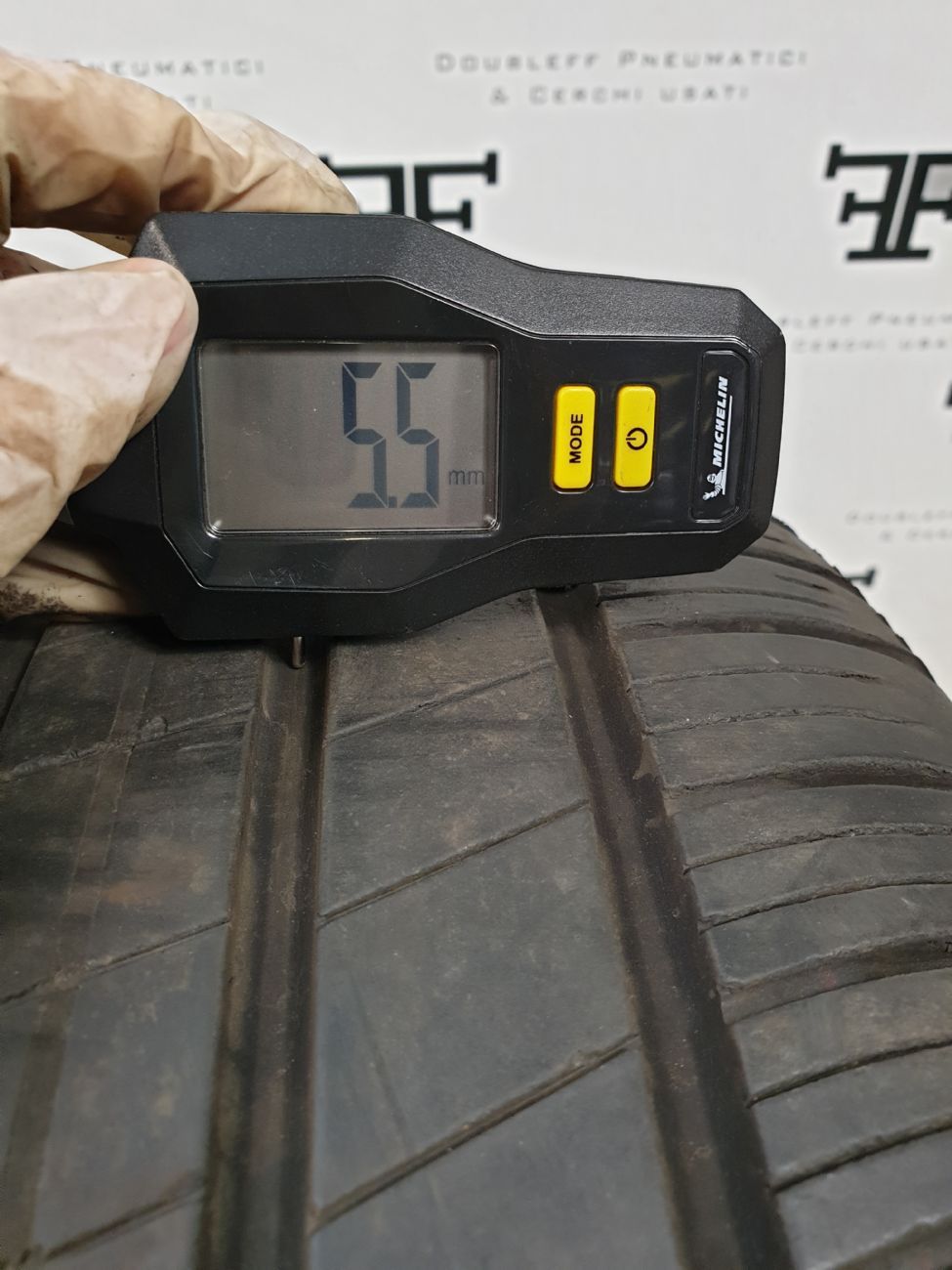 Pneumatici 215 55 R17 94 V GOODYEAR EFFICIENT GRIP PERFORMANCE estivo usati 100€