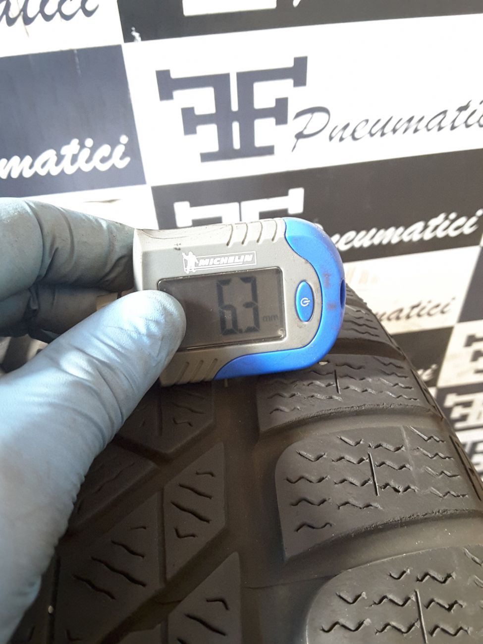Pneumatici 225 55 R16 1 A _MARCA NON PRESENTE _MODELLO NON PRESENTE invernale usati 85€