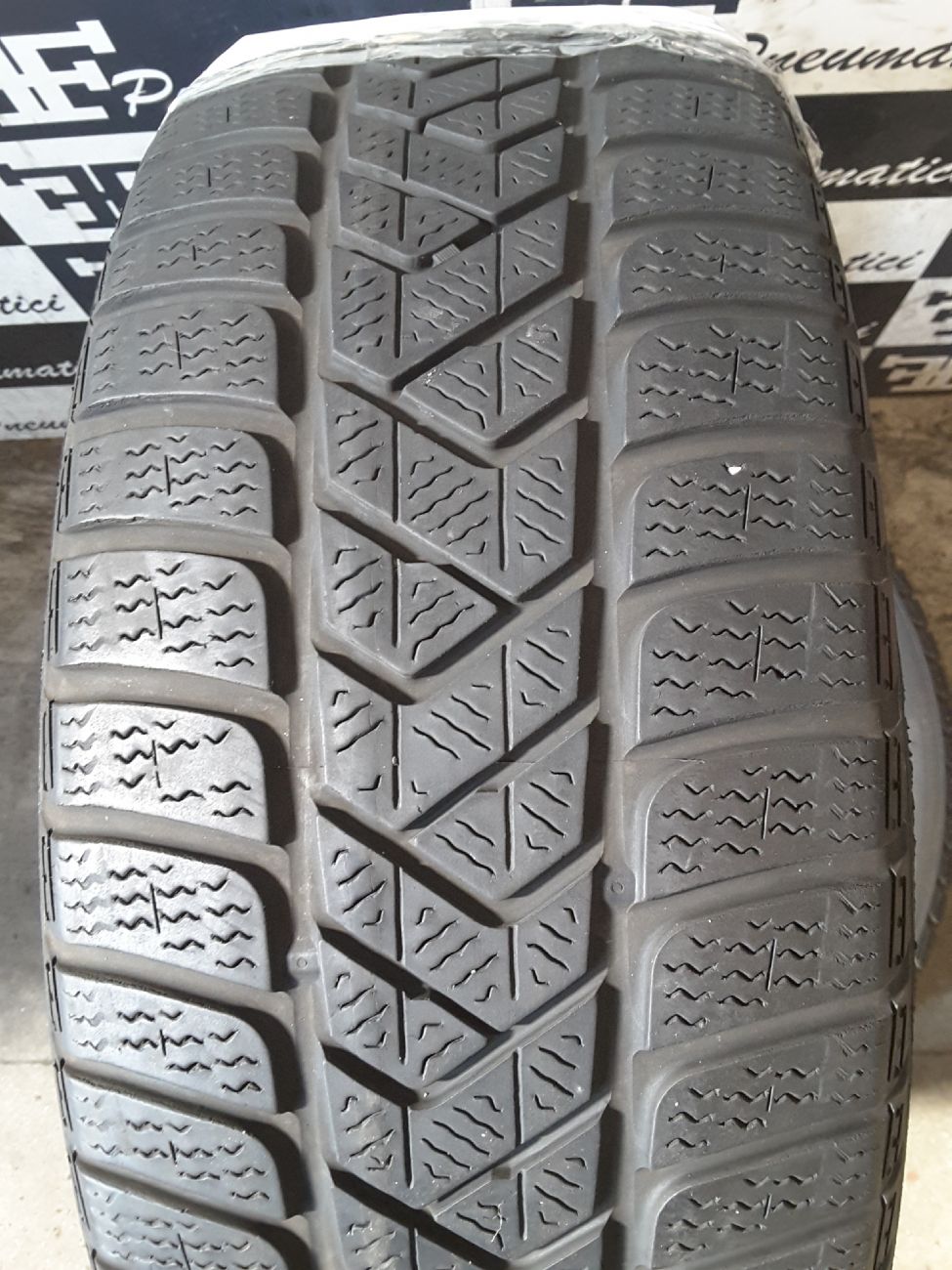 Pneumatici 225 55 R16 1 A _MARCA NON PRESENTE _MODELLO NON PRESENTE invernale usati 85€