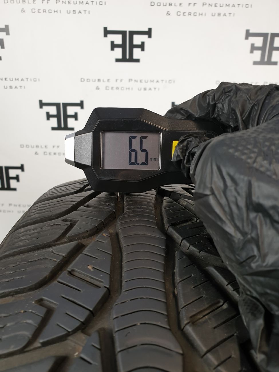 Pneumatici 185 60 R15 88 T KLEBER KRISALP HP 2 invernale usati 90€