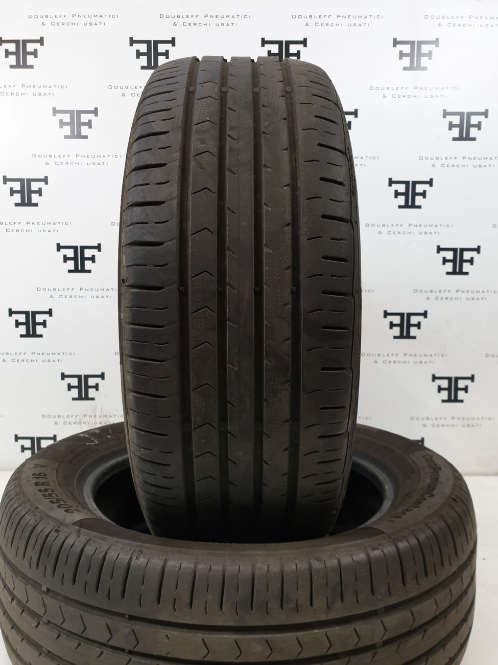 Pneumatici 205 55 R17 95 V CONTINENTAL ContiPremiumContact 5 estivo usati 110€
