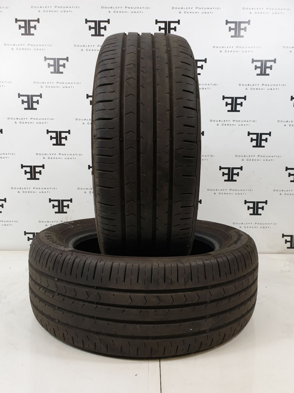 Pneumatici 205 55 R17 95 V CONTINENTAL ContiPremiumContact 5 estivo usati 110€