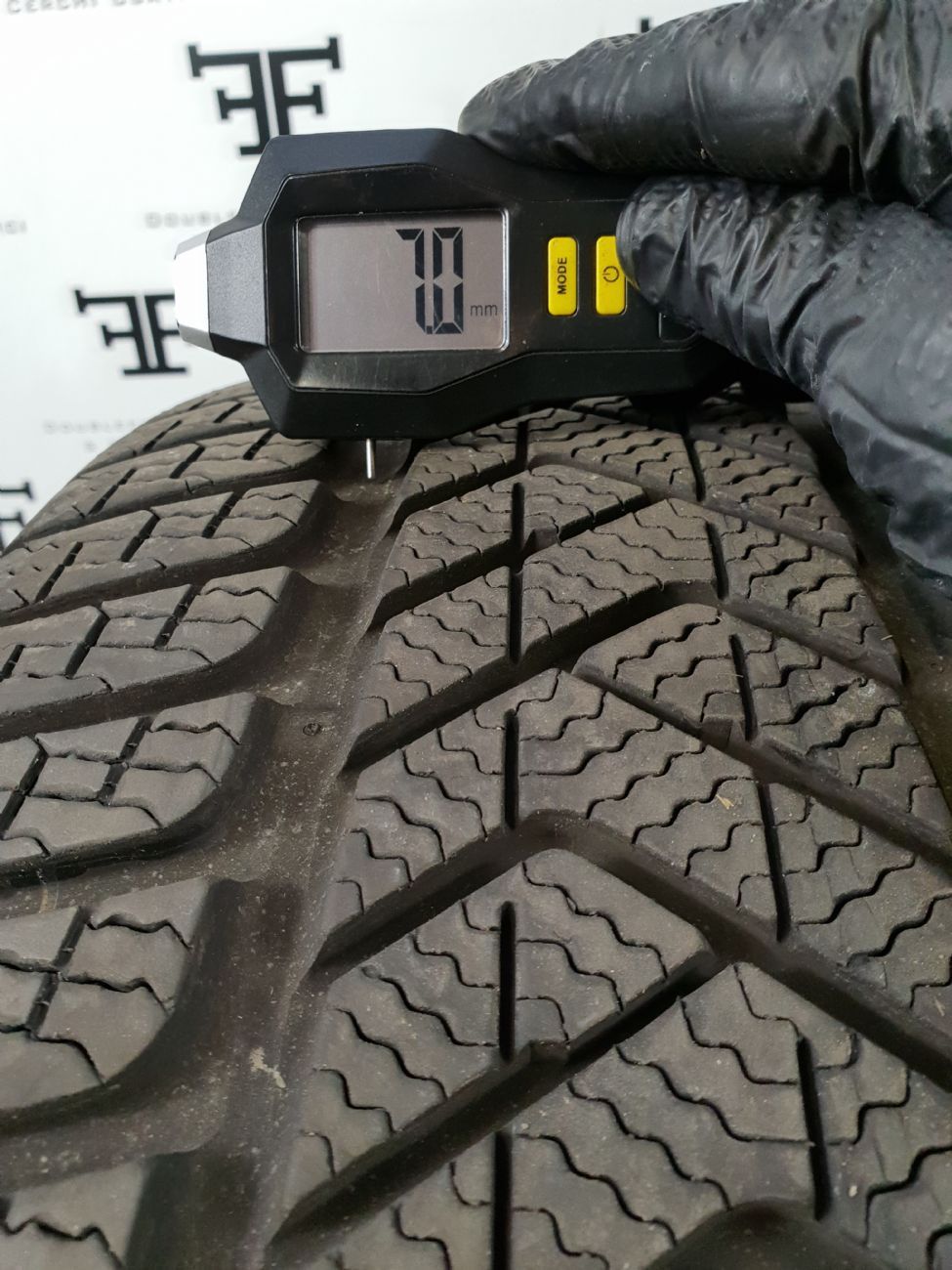 Pneumatici 255 50 R20 109 V PIRELLI SCORPION WINTER invernale usati 300€