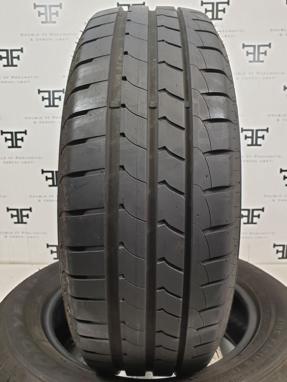 Pneumatici 195 60 R16 89 H GOODYEAR EFFICIENTGRIP estivo usati 100€