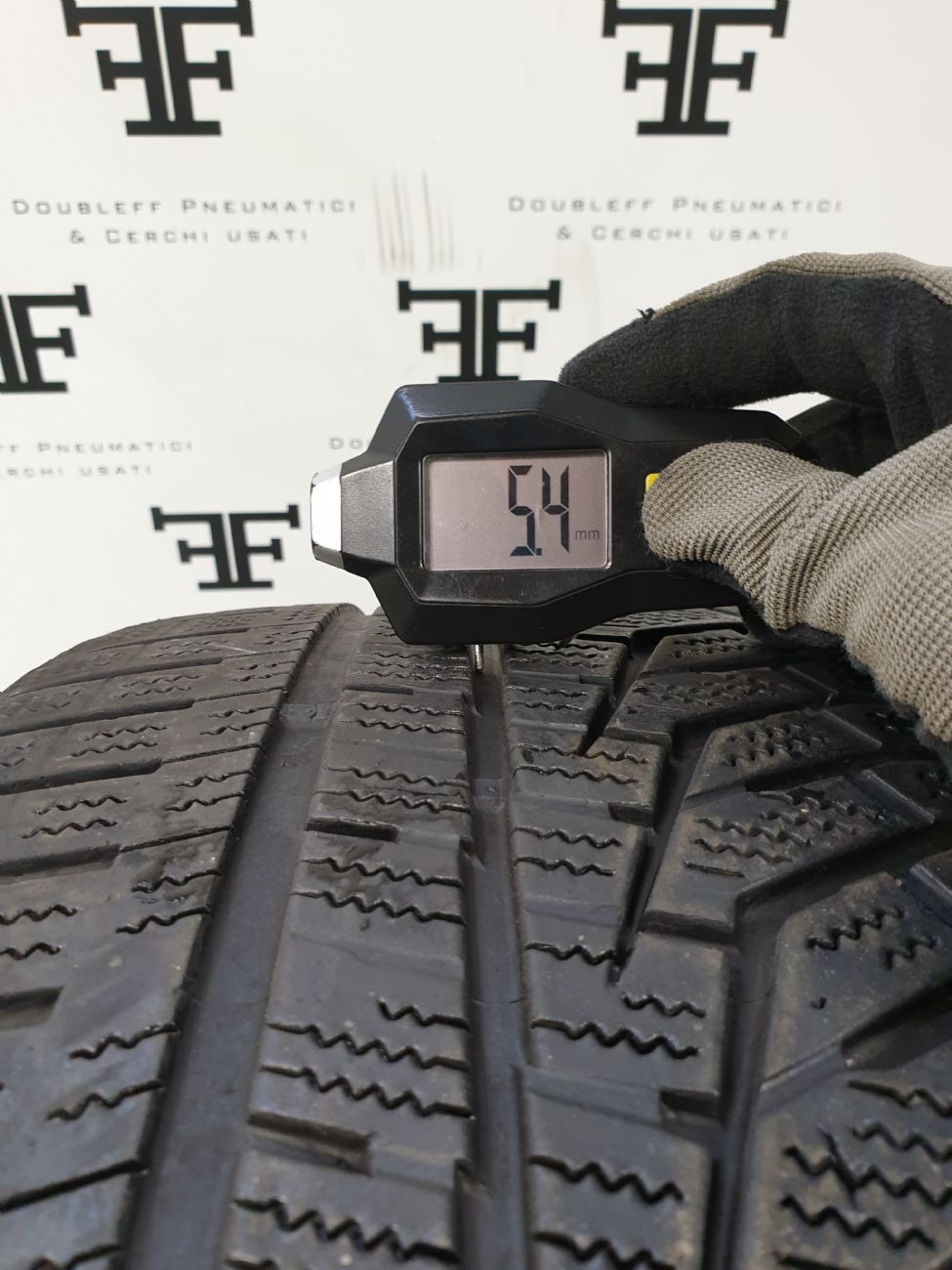 Pneumatici 285 45 R21 95 V HANKOOK WINTER ICEPT EVO2 invernale usati 200€
