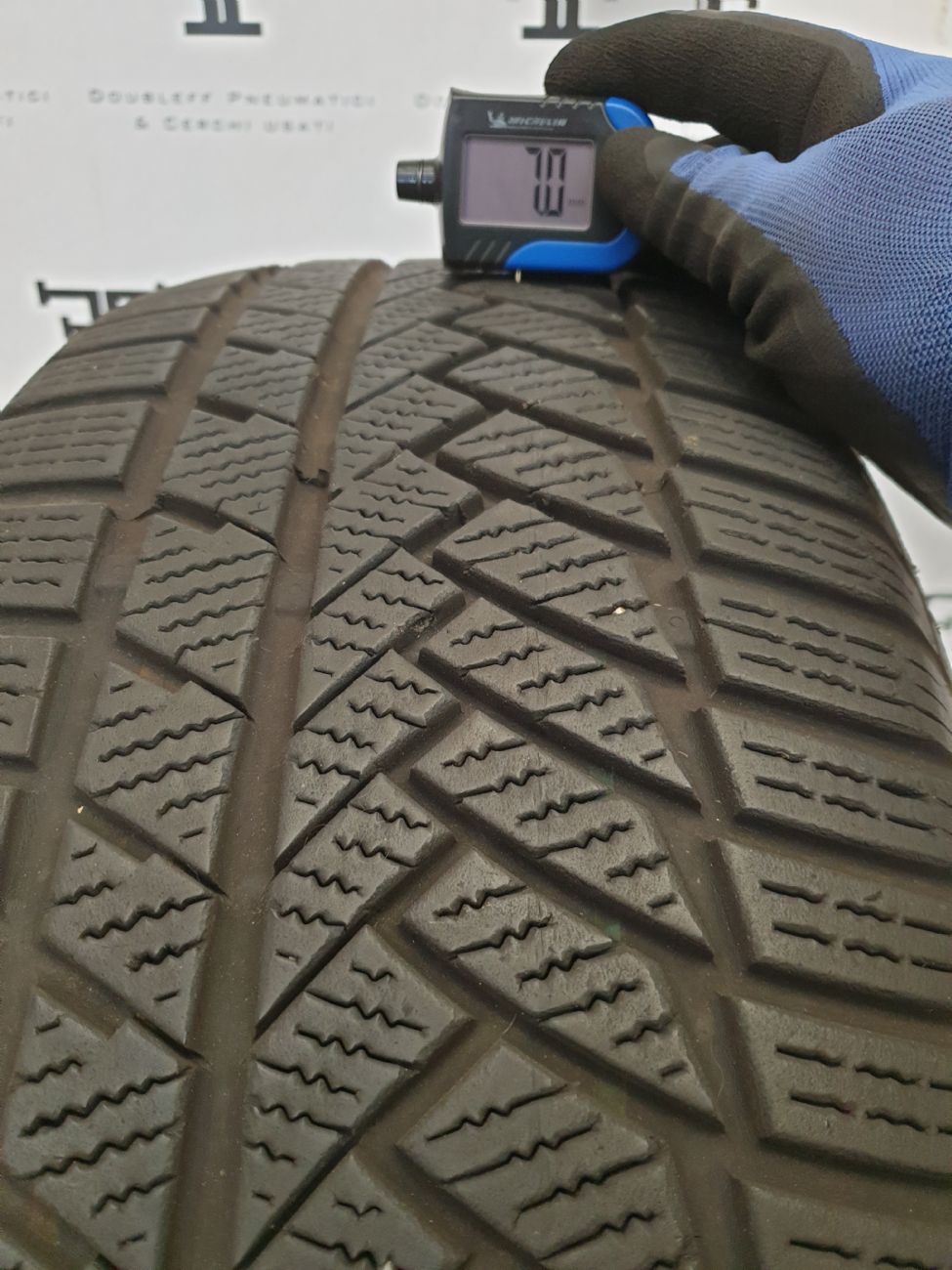 Pneumatici 235 65 R19 101 H CONTINENTAL ContiWinterContact TS 850P invernale RUNFLAT usati 300€