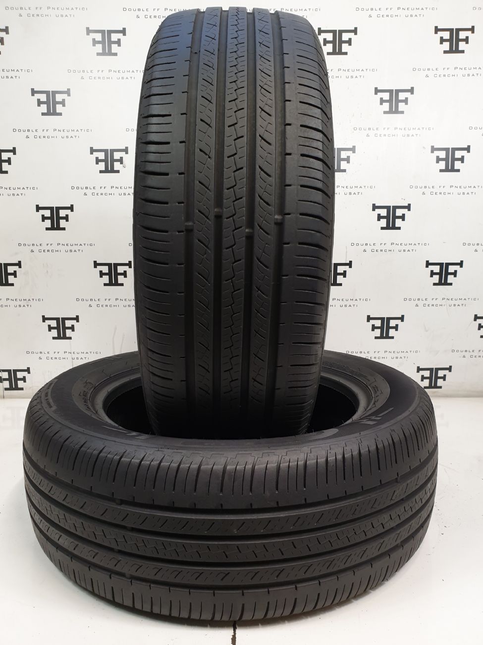 Pneumatici 215 60 R17 96 H GT RADIAL SAVERO SUV M+S estivo usati 100€