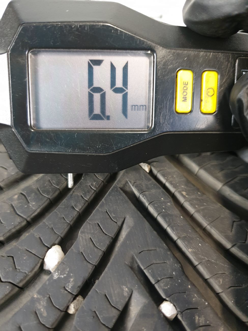 Pneumatici 215 65 R17 99 H MICHELIN ALPIN 5 invernale usati 120€